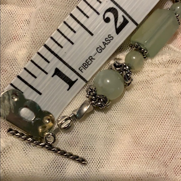 Handmade Bracelet /green stones w silver closures - Picture 4 of 4